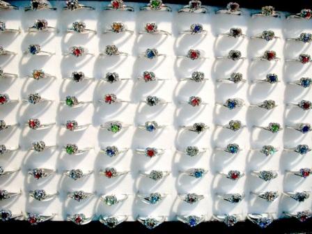 LOT 100 BAGUES FANTAISIE BGF18