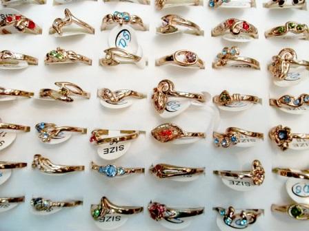 LOT 50 BAGUES FANTAISIE BGF3