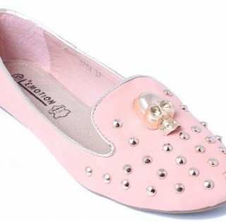 Ballerines cloutés ref 6140 3.9€ ht 