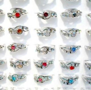 LOT 100 BAGUES FANTAISIE BGF11