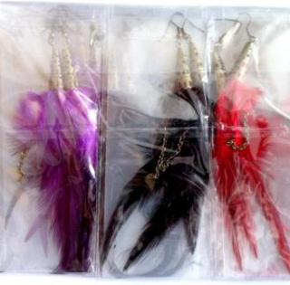 LOT 24 PAIRES BOUCLES D OREILLES PLUMES BOP10