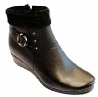 Bottines femme avec fausse fourrure et bride bouclé sur le côté