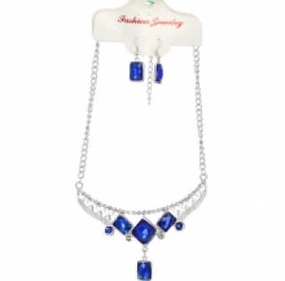 Jolie parure glamour sertie de pierres