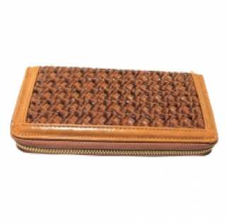 Portefeuille zippé avec motif tressé