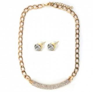 Parure enjolivée de strass