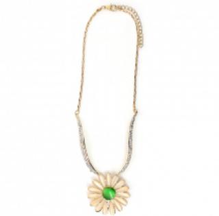 Collier en maille avec pendentif fleur