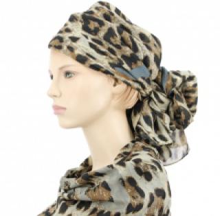 Foulard léopardé avec des cœurs