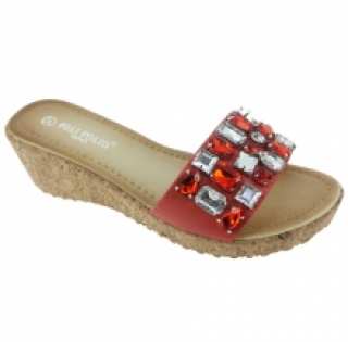 Sandales rouges agrémentées de pierres