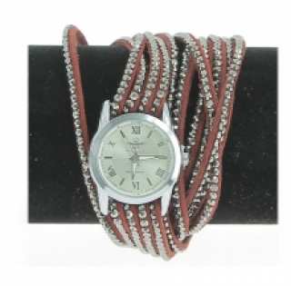 Montre-bracelet multirang clouté