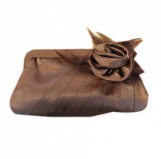 Sac de soirée à plis avec rose et plumes