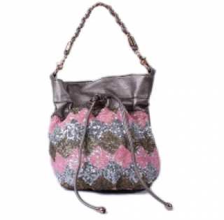 Sac seau agrémenté de sequins