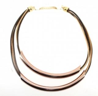 Collier multirang avec barrette en métal