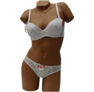 Ensemble lingerie femme décorée de dentelle