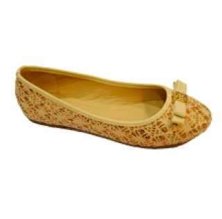 Ballerines en dentelle avec nœuds et médaillons