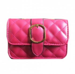 Sac de soirée matelassé avec languette à boucle