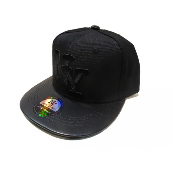 Casquette NY simili cuir  5,95 € HT  Réf 7779