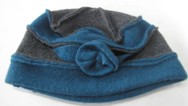Chapeau femme en laine 0.75€