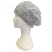 Béret femme en tricot torsadé