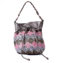 Sac seau agrémenté de sequins