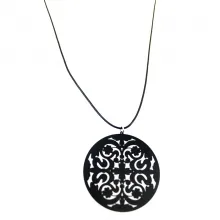 Collier cordon noir avec pendentif fantaisie