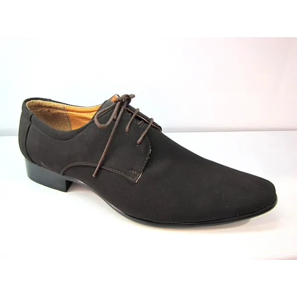 Chaussure en daim synthétique réf 1212 8, 90 € ht/unité