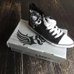 Vend lot de chaussures hommes, femmes et enfants de marque de sportwear et surfwear de prix mini