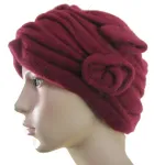 Chapeau femme en laine 0,50 € unité
