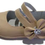 Chaussure fillette avec lanière 3,95 € HT/unité