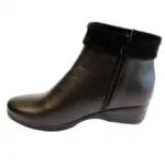 Bottines femme avec fausse fourrure et bride bouclé sur le côté