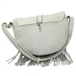 Sac à bandoulière doté d’un rabat arrondi et franges