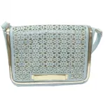 Sac à bandoulière avec motif perforé et noeud devant
