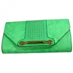 Pochette enveloppe avec rabat clouté