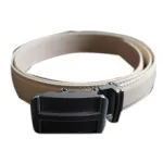 Ceinture beige en cuir avec boucle fantaisie