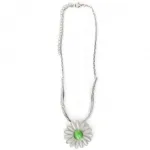 Collier en maille avec pendentif fleur