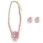 Parure sertie de pierres