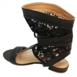 Sandales noires avec montant en dentelle