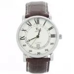 Montre-bracelet avec chiffres romains et affichage de la date