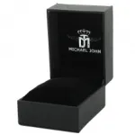 Coffret carré pour cadeau bordé de surpiqûres contrastantes