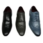 Chaussures de ville ornée de détail en perforation
