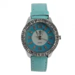 Montre bracelet parée de cristaux