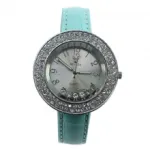 Montre bracelet femme agrémentée de strass