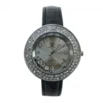 Montre bracelet femme agrémentée de strass
