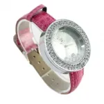 Montre bracelet femme agrémentée de strass