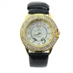 Montre dorée parée de strass