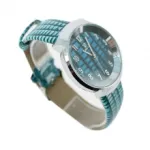 Montre avec cadran transparent et bracelet croco