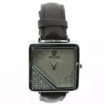 Montre bijou argenté avec cadran design réhaussé de strass