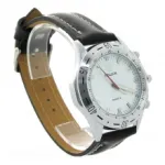 Montre-bracelet avec tachymètre et mouvement quartz