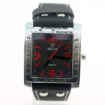 Montre argentée pour homme avec tachymètre