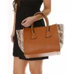 Magnifique sac à main avec côté serpent