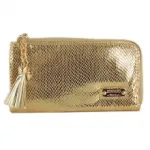 Pochette reptile ornée de breloques
